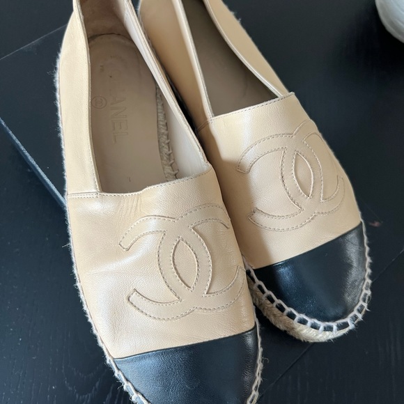 Chanel Espadrilles (Beige/Black colorway) - Picture 4 of 6